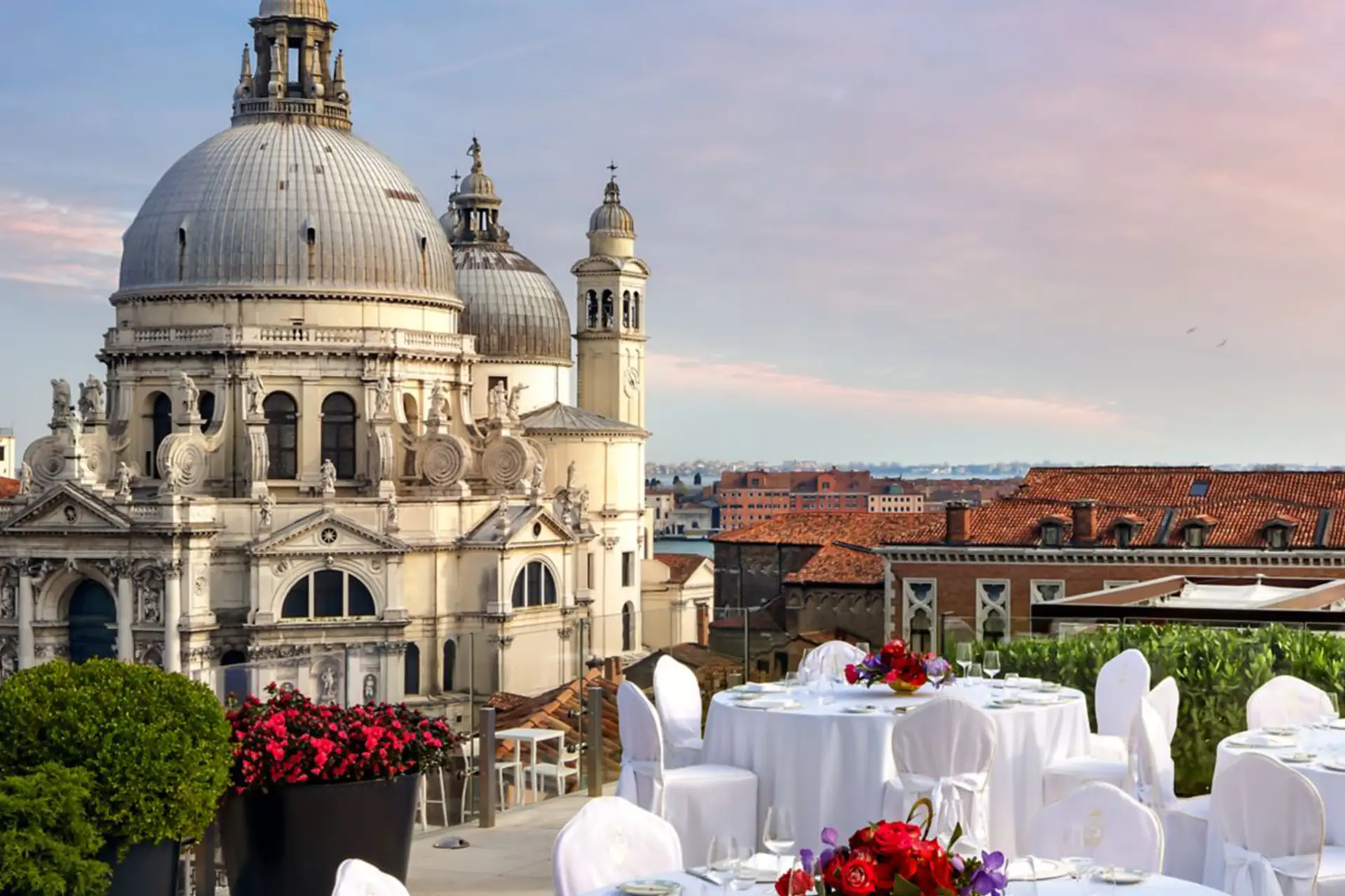 lieu de mariage à Venise avec vue sur les canaux et la basilique
