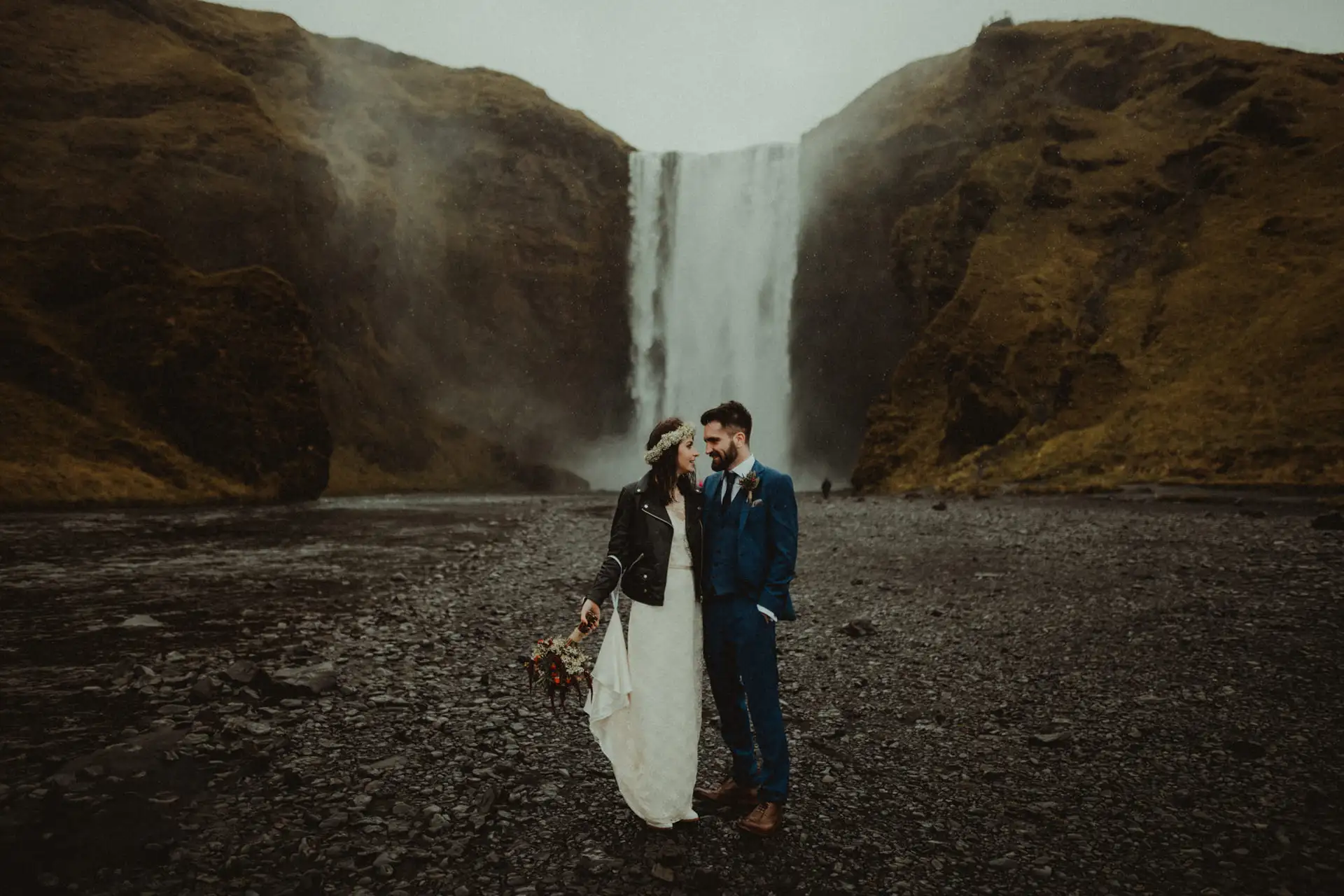 mariage a Skogafoss en Islande