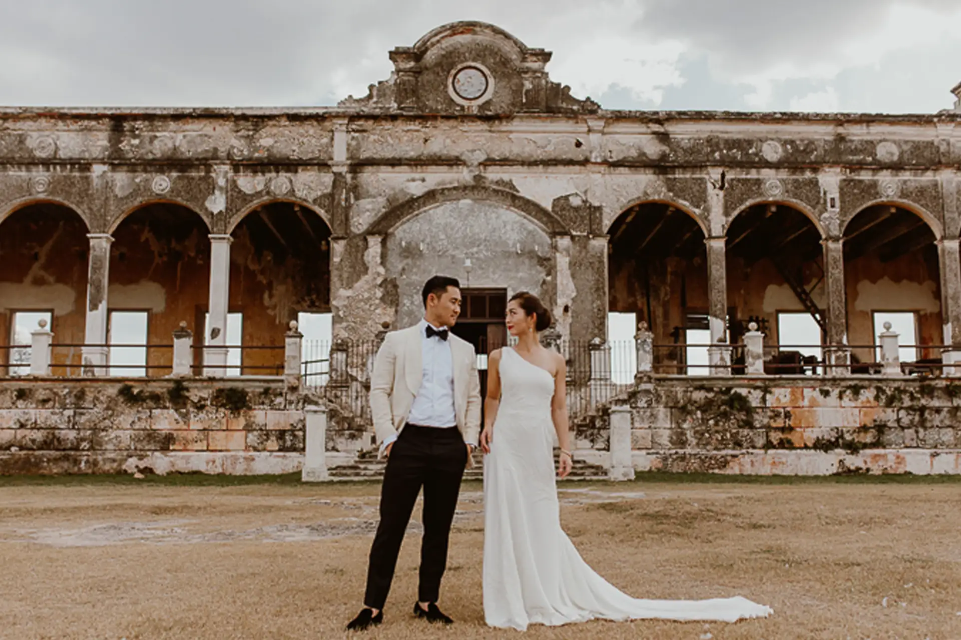 mariage ancien batiment colinial a Merida au Mexique