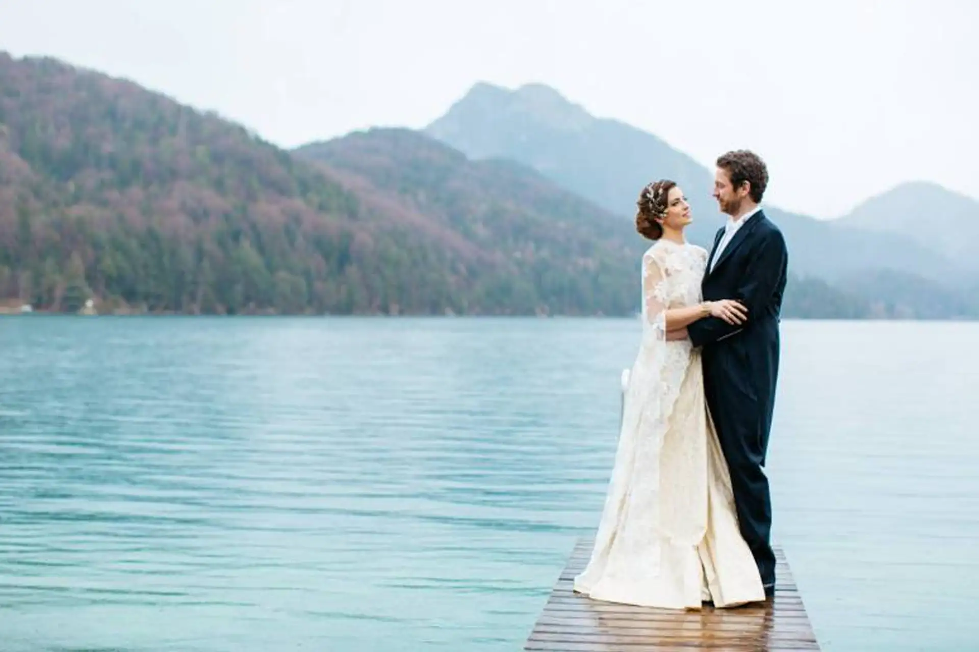 mariage au bord d'un lac en autriche